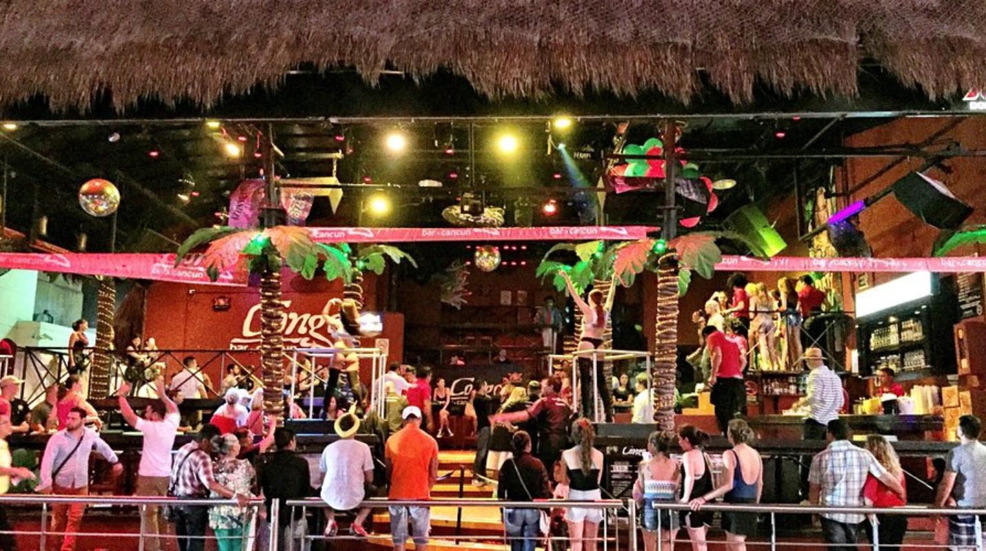 5 Razones para visitar Congo Bar en Cancún