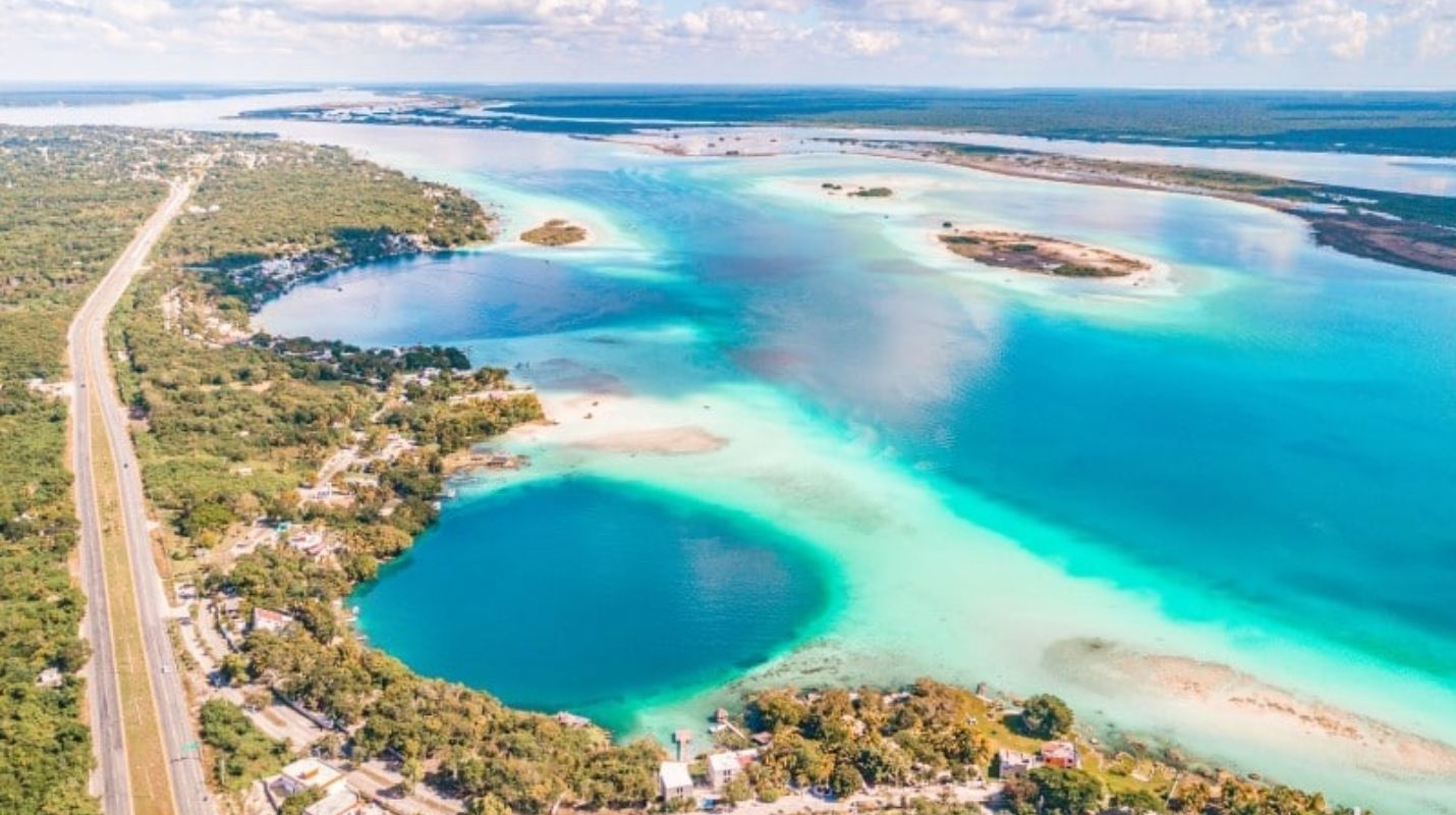 Conoce la Laguna de Bacalar: Historia y leyendas