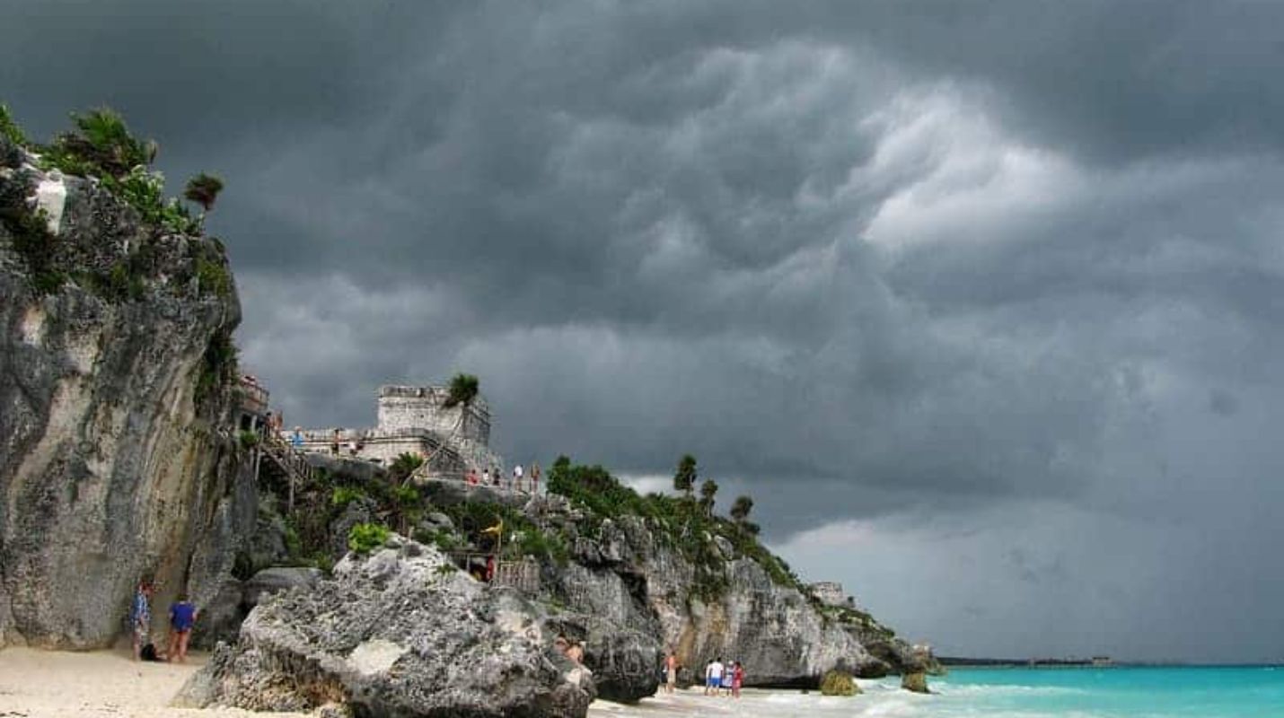 Guía Definitiva para Viajar a Cancún en Temporada de Lluvias