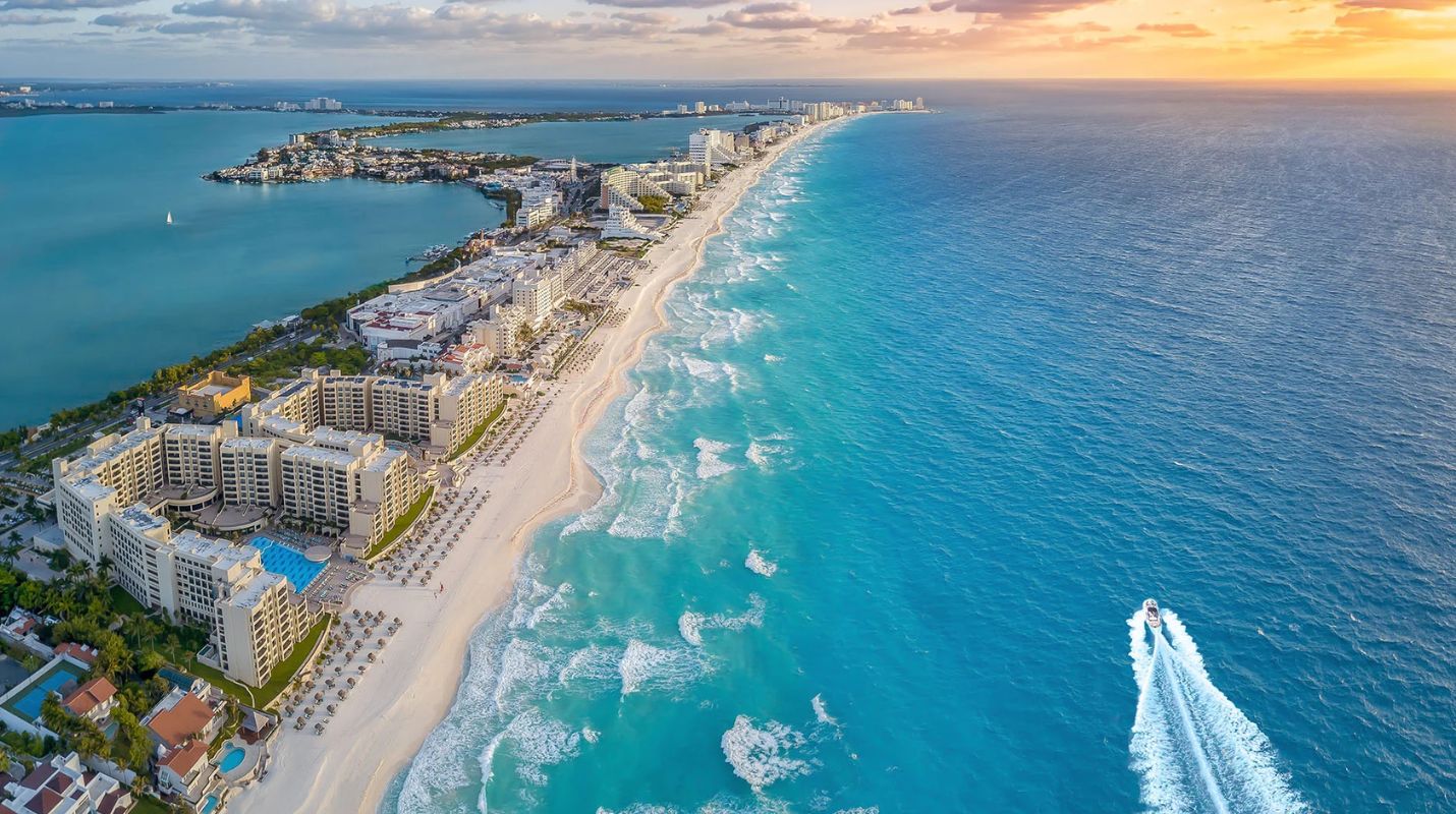 ¿Qué atracciones no me puedo perder en Cancún?