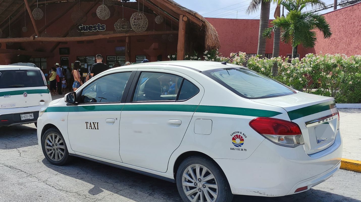Transporte seguro en Cancún: ¿Es confiable tomar un taxi?