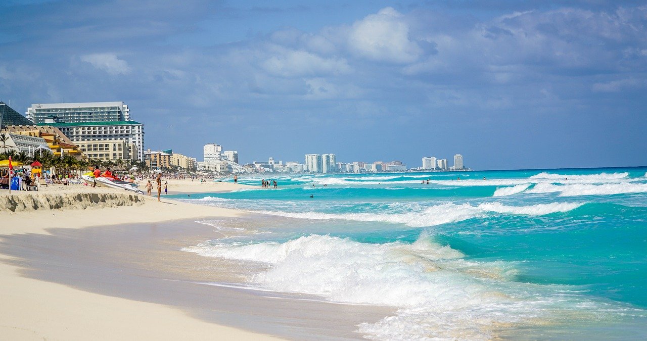 Temporada de huracanes en Cancún: ¿Qué hacer?