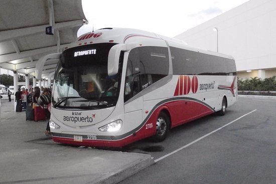 autobus ado en el aeropuerto cancun