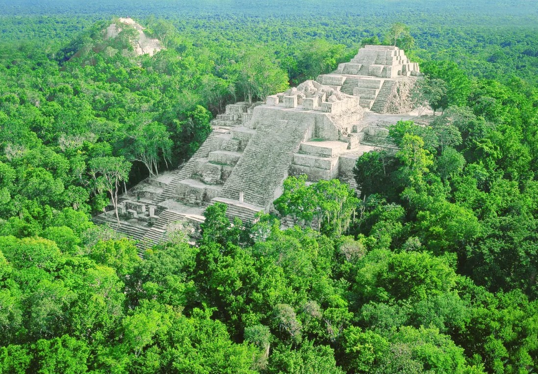 Calakmul largest structure