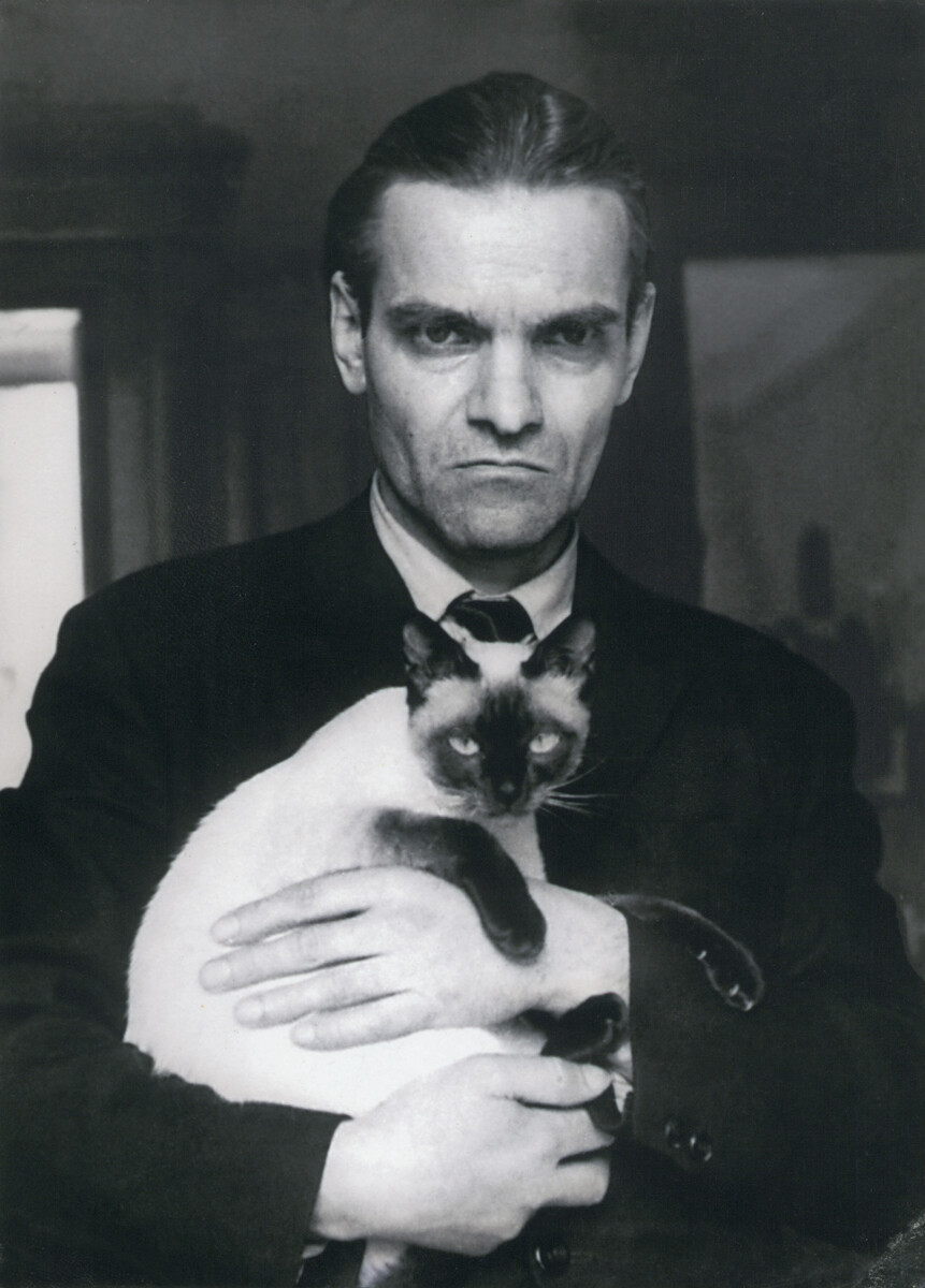 Yuri Knorozov and his cat Aspid 